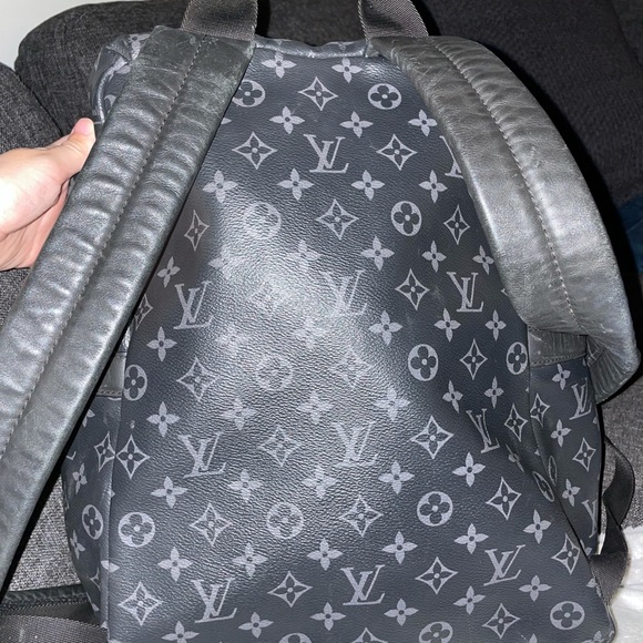 Louis Vuitton back pack - Picture 2 of 3